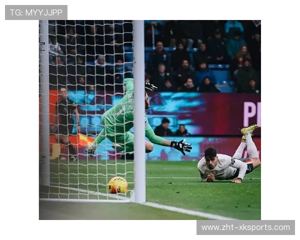 切尔西在雨天训练传球节奏，适应恶劣场地传球稳定性