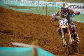 星空娱乐中国官网-联赛换帅潮持续，战绩压力致教练频繁更替，球队换帅